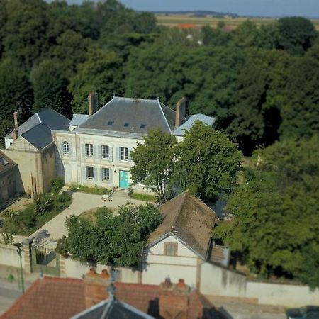Bed and Breakfast Yxie - Manoir Des Arts Villeblevin Esterno foto