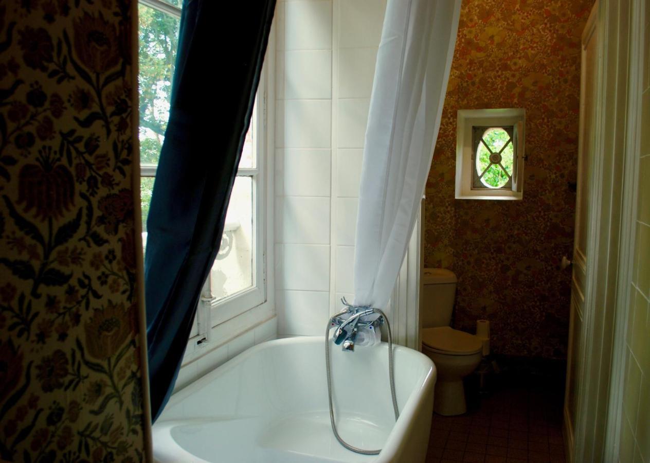 Bed and Breakfast Yxie - Manoir Des Arts Villeblevin Esterno foto