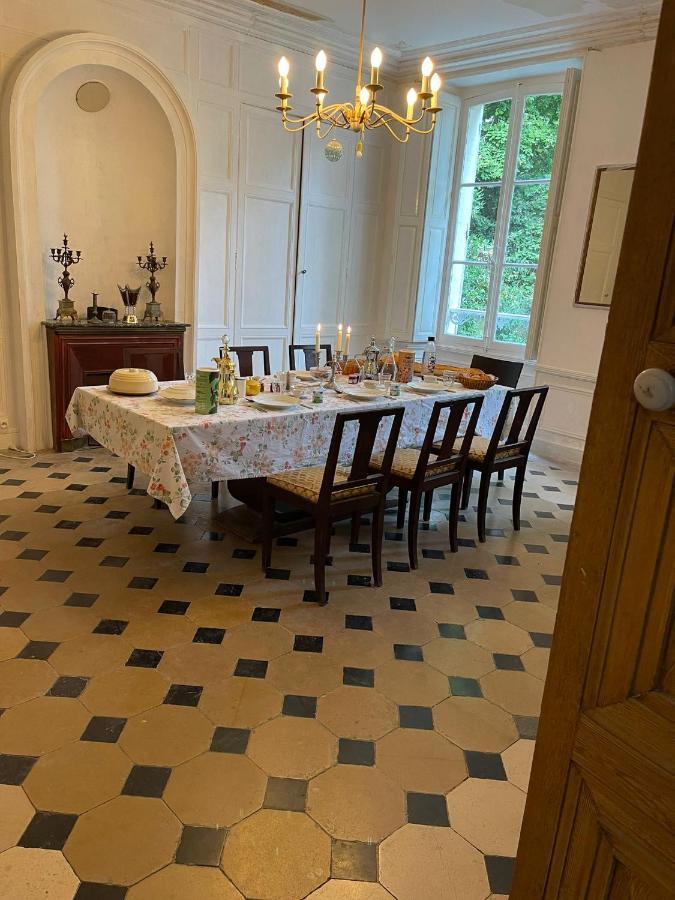 Bed and Breakfast Yxie - Manoir Des Arts Villeblevin Esterno foto