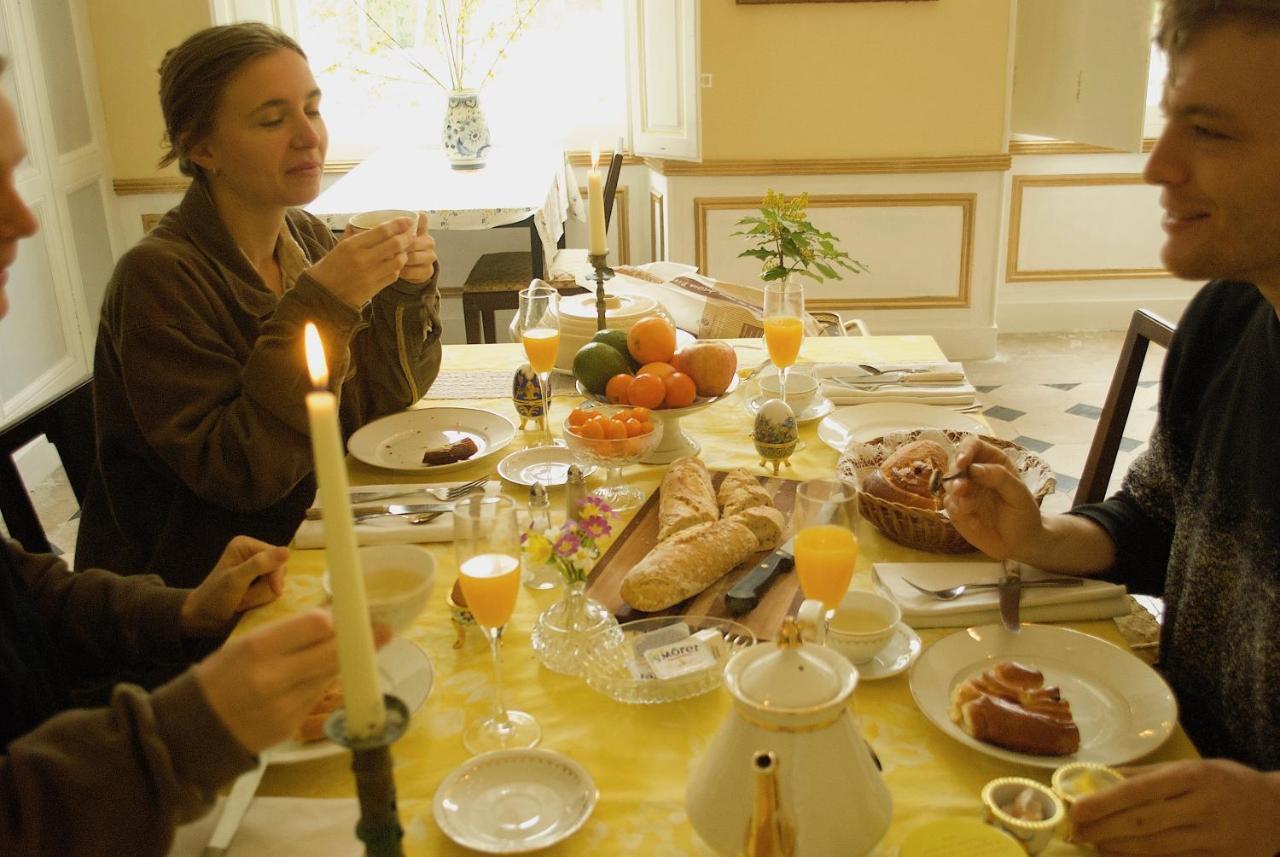 Bed and Breakfast Yxie - Manoir Des Arts Villeblevin Esterno foto