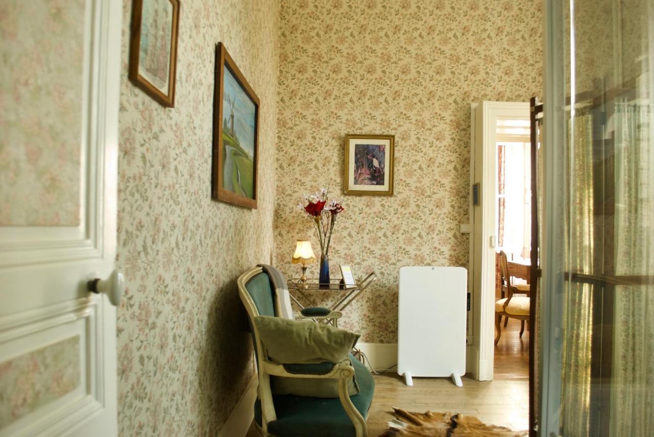 Bed and Breakfast Yxie - Manoir Des Arts Villeblevin Esterno foto