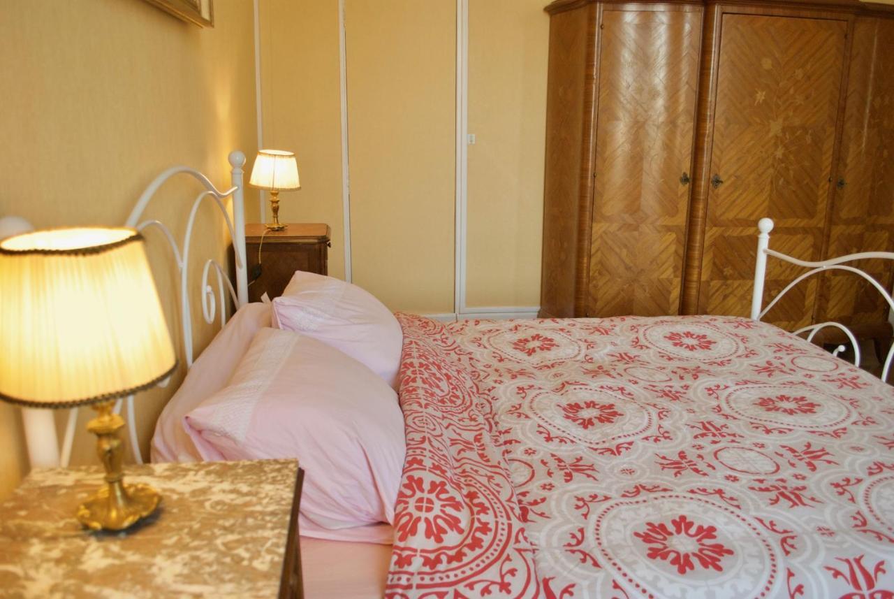 Bed and Breakfast Yxie - Manoir Des Arts Villeblevin Esterno foto