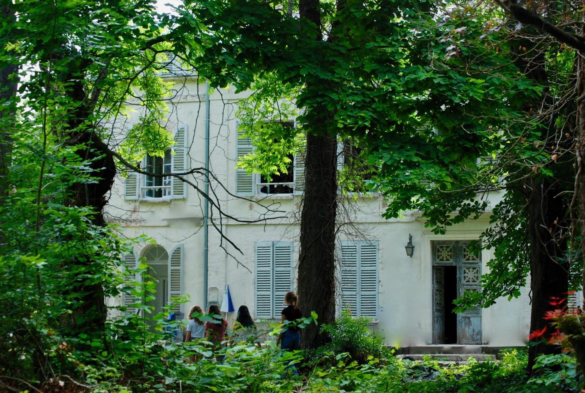 Bed and Breakfast Yxie - Manoir Des Arts Villeblevin Esterno foto